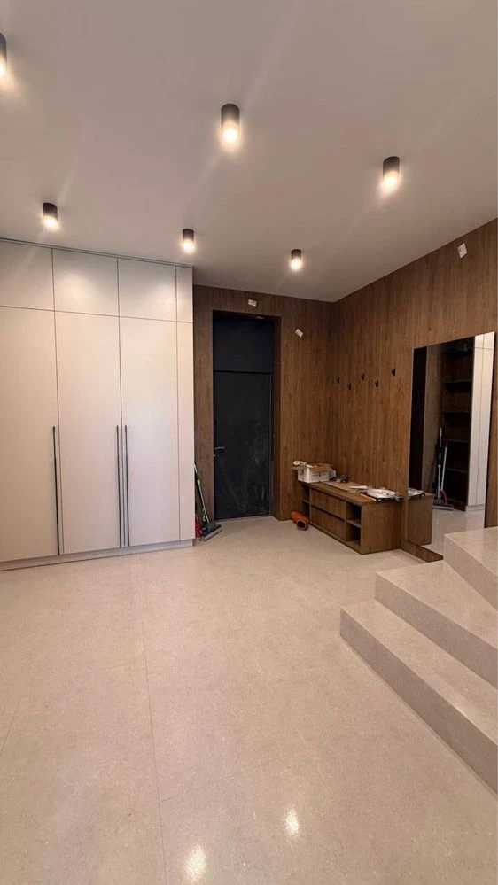 Продаж кутового таунхауса 130 м² з гаражем та ділянкою 3 сот