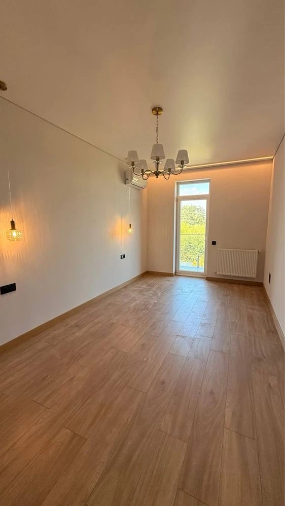 Продаж кутового таунхауса 130 м² з гаражем та ділянкою 3 сот