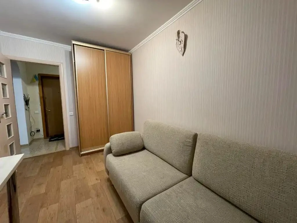 Продается 3-комнатная квартира, Перемога-2