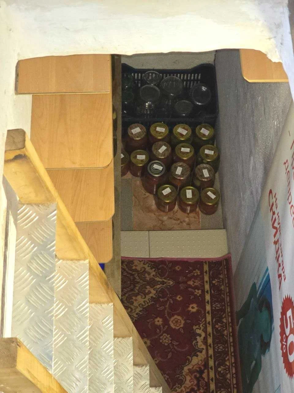 Продам 2-ком квартиру на Крымском бульваре . Высокий 1 этаж!