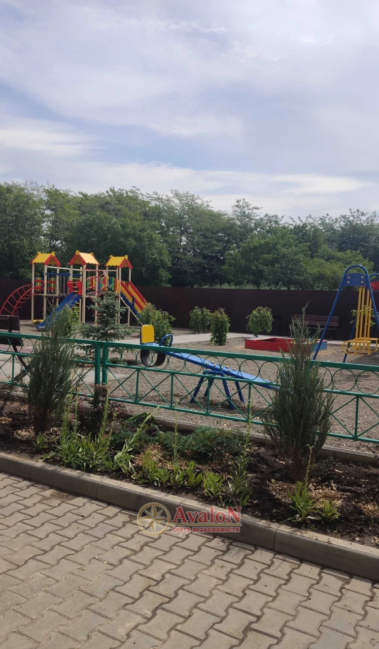 Двухуровневая трехкомнатная  квартира в новом кирпичном доме