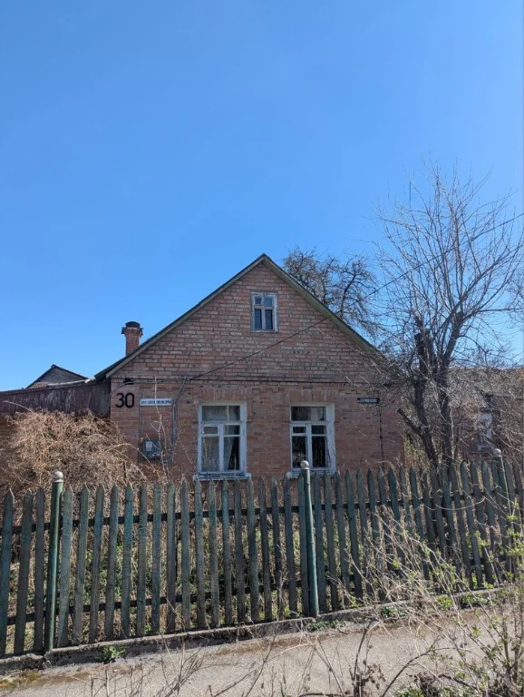 Продається будинок під реконструкцію