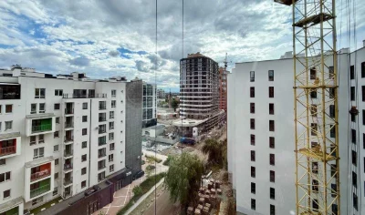One-bedroom apartment for renovation near the city lake.