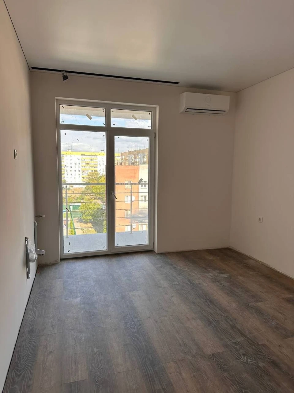 Sale of a two-bedroom apartment on Bogomoltsa Street