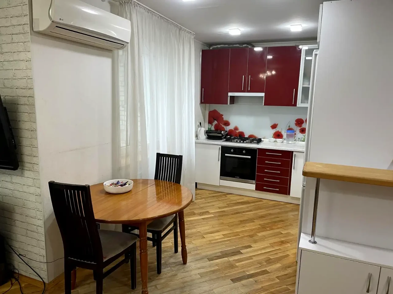 Оренда квартири 4-кімн. 75 м² 7/9 пов.