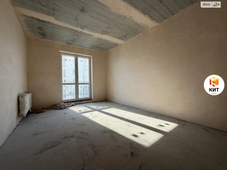 For Sale Apartment Center