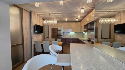 Apartment near the park, St. Shevchenko 32, for sale from the owner.