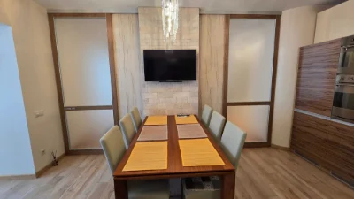 Apartment near the park, St. Shevchenko 32, for sale from the owner.