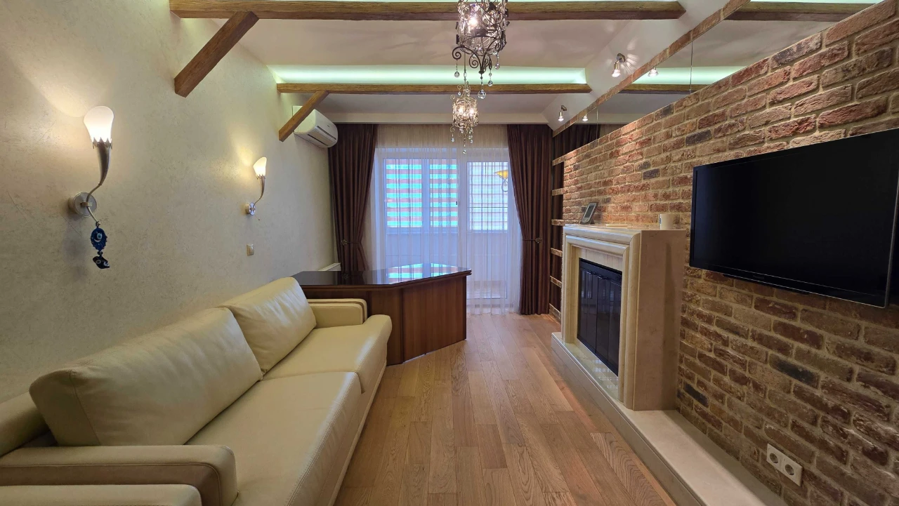 Apartment near the park, St. Shevchenko 32, for sale from the owner.