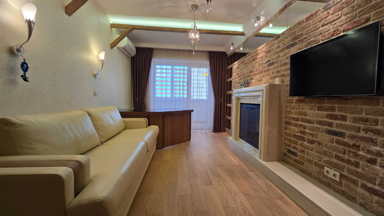 Apartment near the park, St. Shevchenko 32, for sale from the owner.