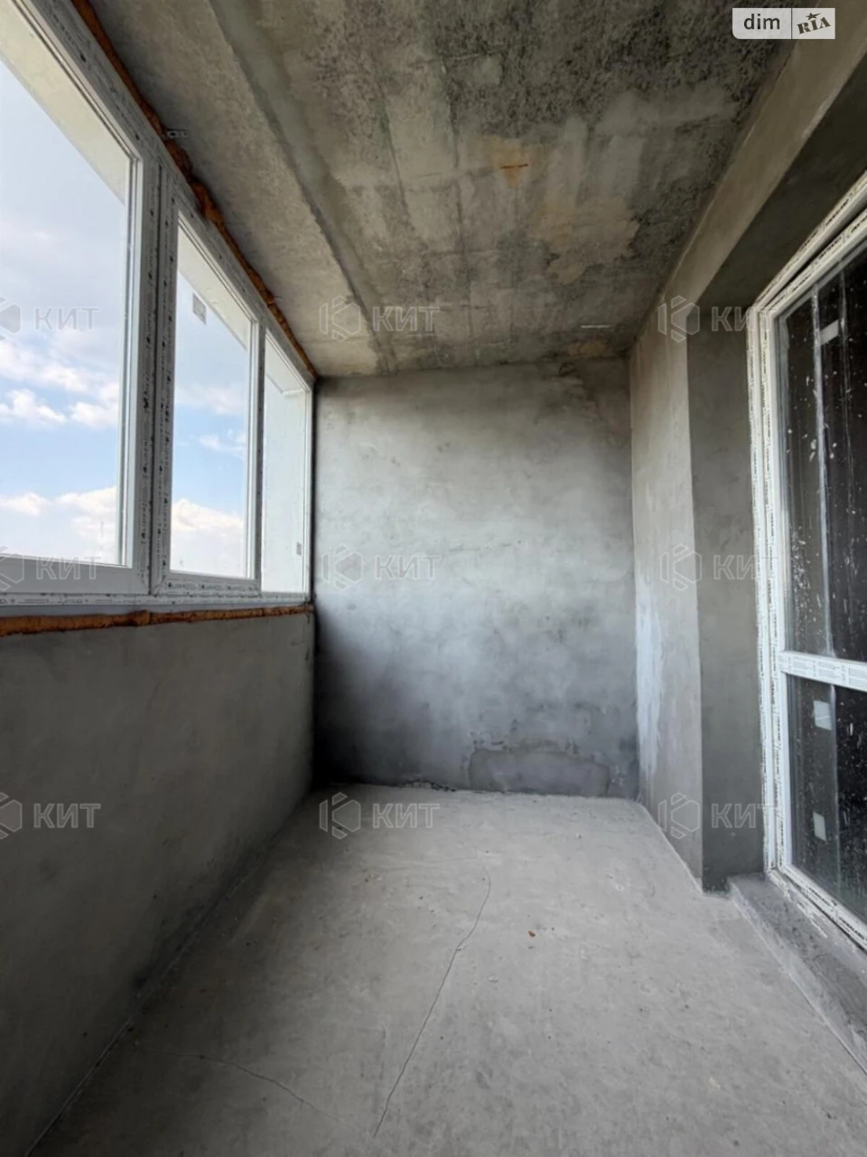 For Sale Apartment Center