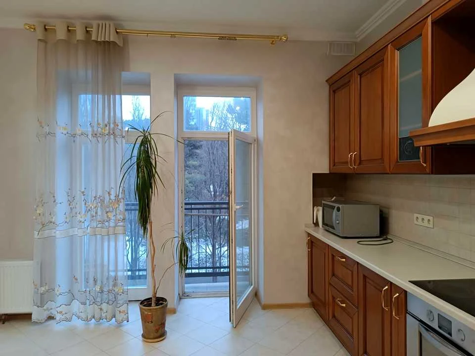 Apartment. Kyiv, Nazariyska St.