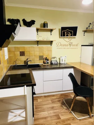Sale of a 3-room apartment 90 sq.m on St. Urlivska 24, Yeoselya, Ye відновленн