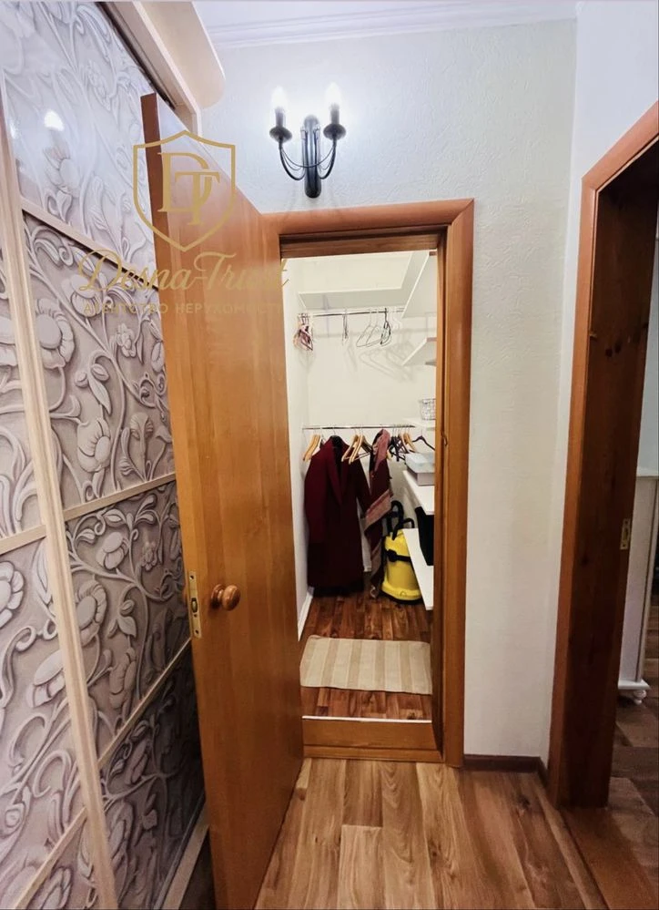 Sale of a 3-room apartment 90 sq.m on St. Urlivska 24, Yeoselya, Ye відновленн