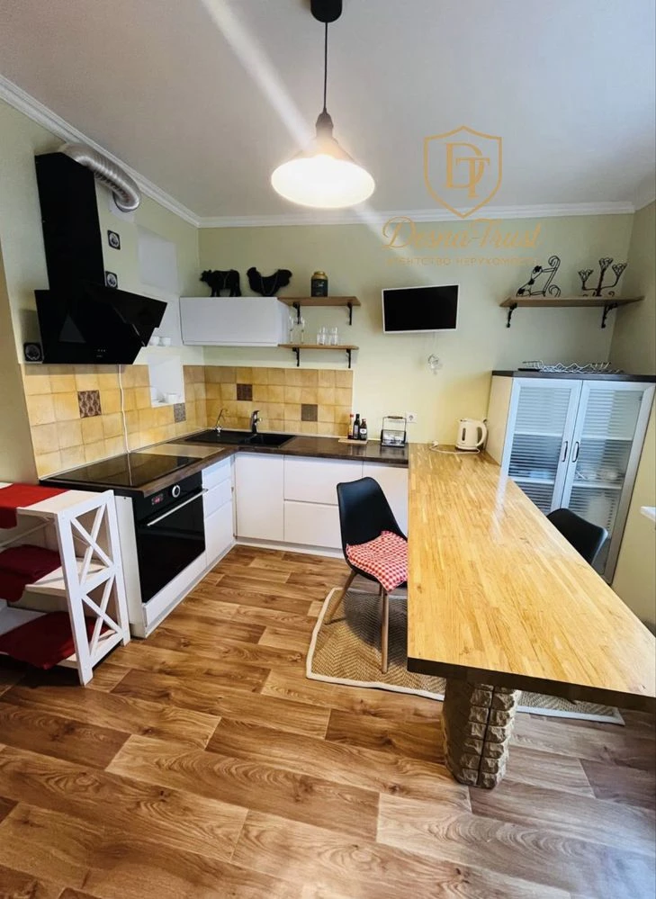 Sale of a 3-room apartment 90 sq.m on St. Urlivska 24, Yeoselya, Ye відновленн