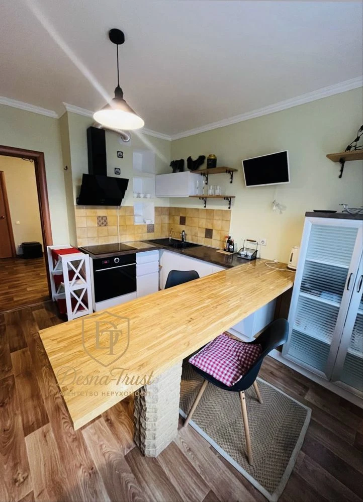 Sale of a 3-room apartment 90 sq.m on St. Urlivska 24, Yeoselya, Ye відновленн
