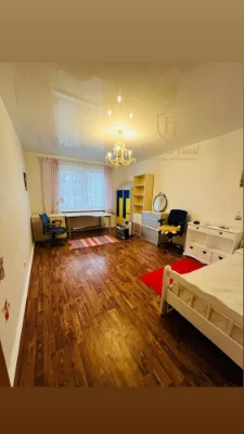 Sale of a 3-room apartment 90 sq.m on St. Urlivska 24, Yeoselya, Ye відновленн