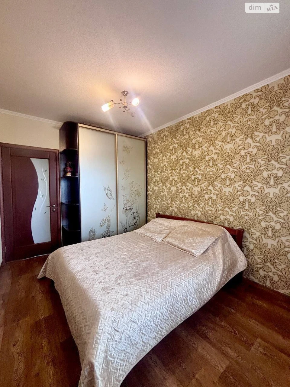 Sale of 3-room Apartment in Liovoberezniy