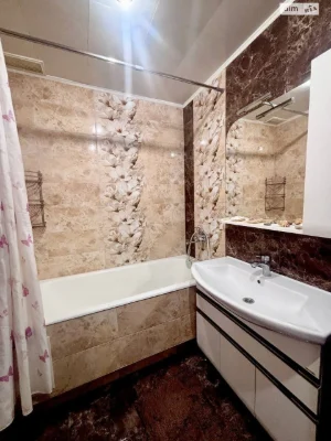 Sale of 3-room Apartment in Liovoberezniy