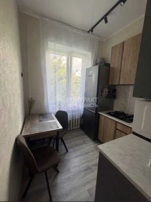Продам однокімнатну квартиру ,байрона 6/22,Одеська,