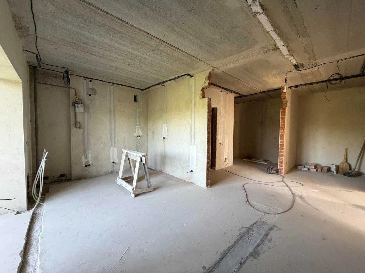 Продаж двокімнатної квартири готової до ремонту