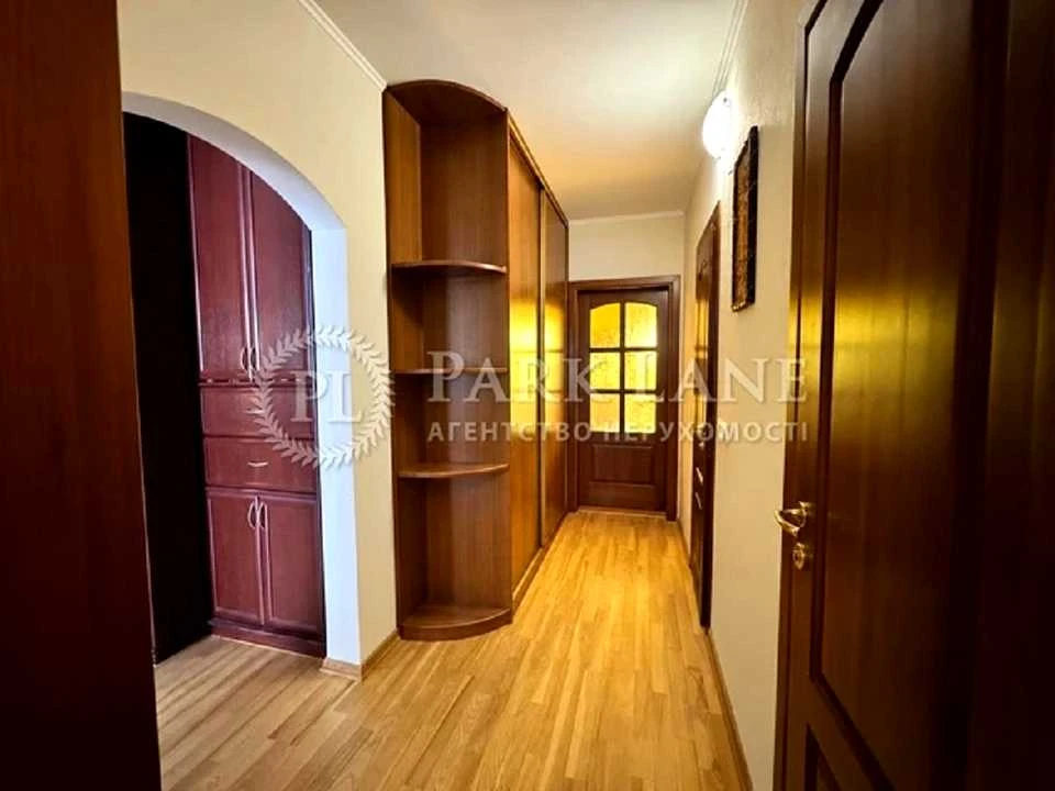Квартира. Київ, Мілютенка вул.