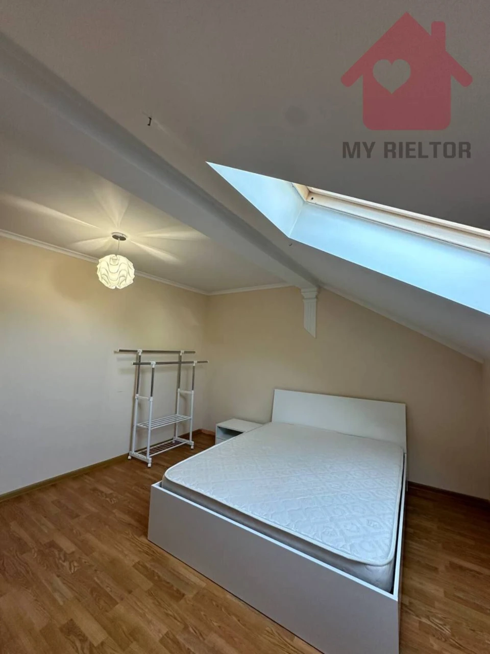 Sale of a two-level apartment on St. Lintura