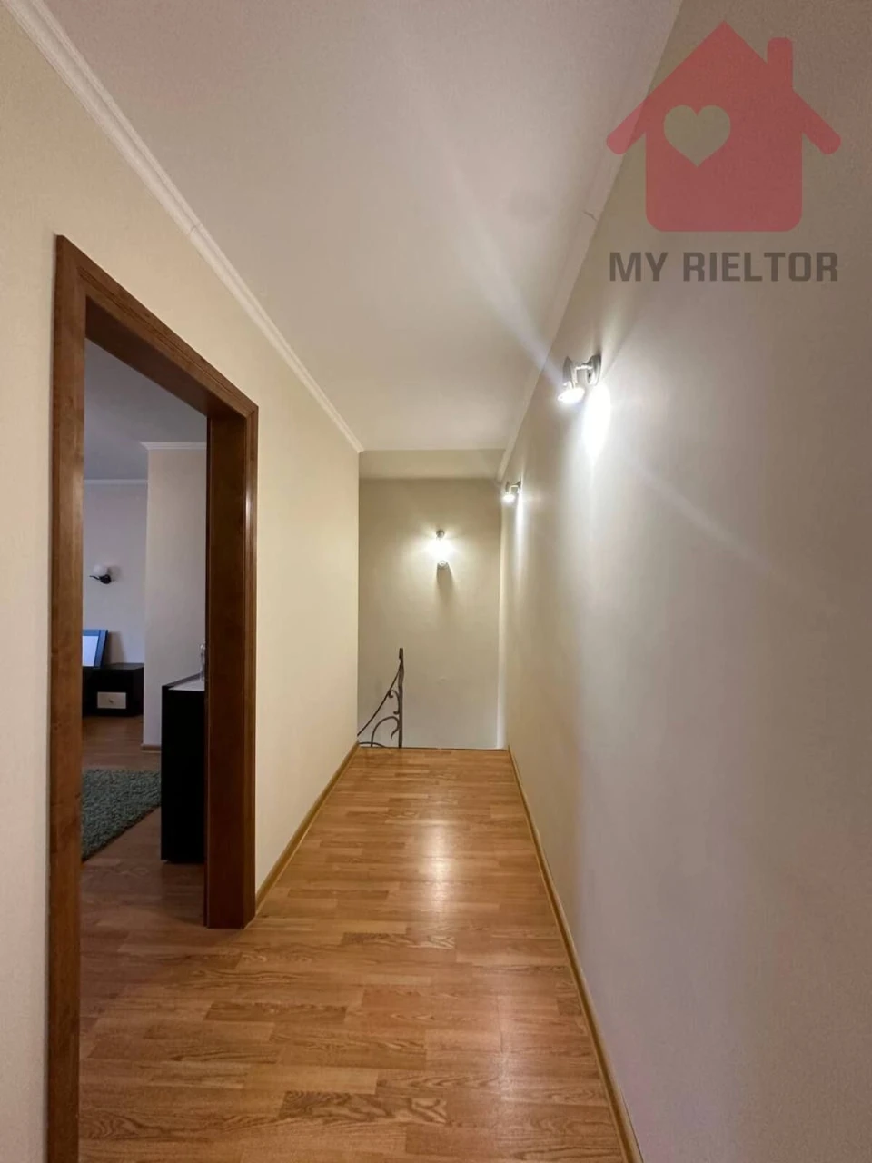 Sale of a two-level apartment on St. Lintura