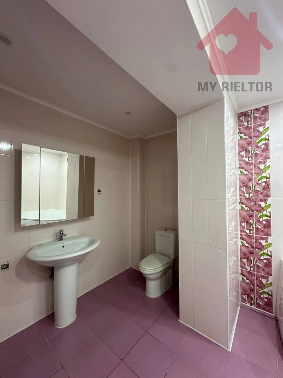 Sale of a two-level apartment on St. Lintura