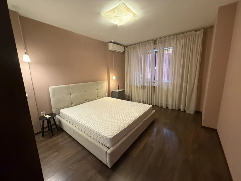 Сдается квартира на улице Гришка 9 в Киеве / W-7473303