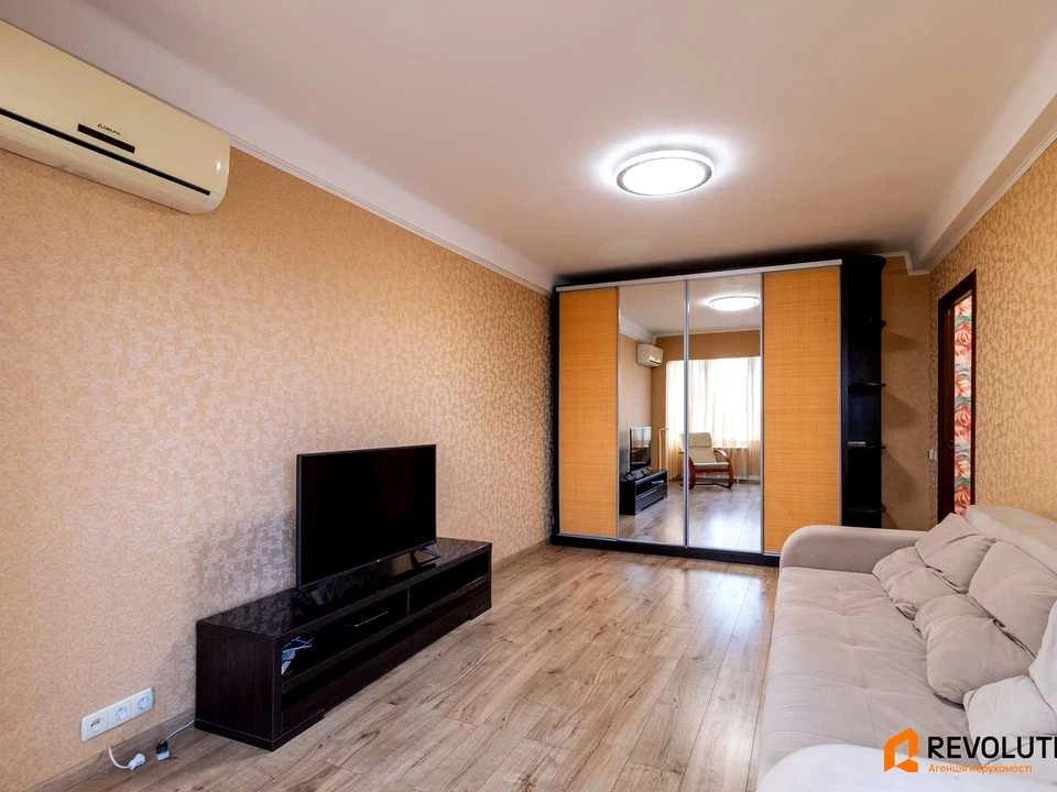 Two-room apartment. Rome Raushnogo St.