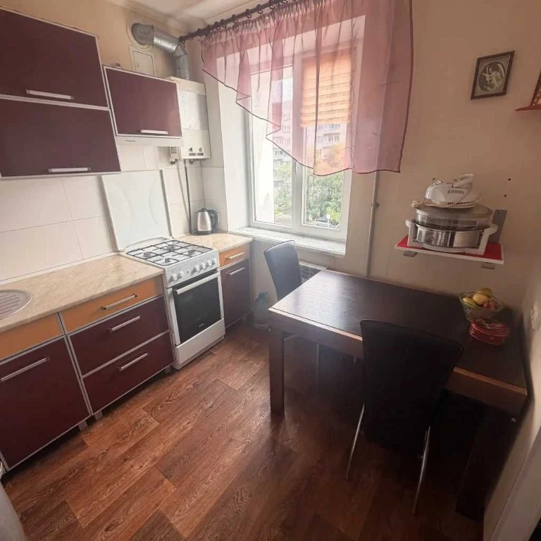 For Sale: 2-bedroom apartment on Bohdan Khmelnytsky Prospect! Slavutych!