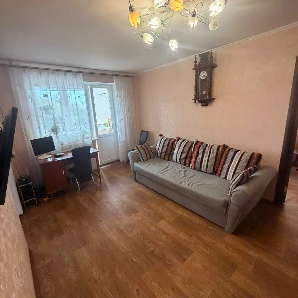 For Sale: 2-bedroom apartment on Bohdan Khmelnytsky Prospect! Slavutych!