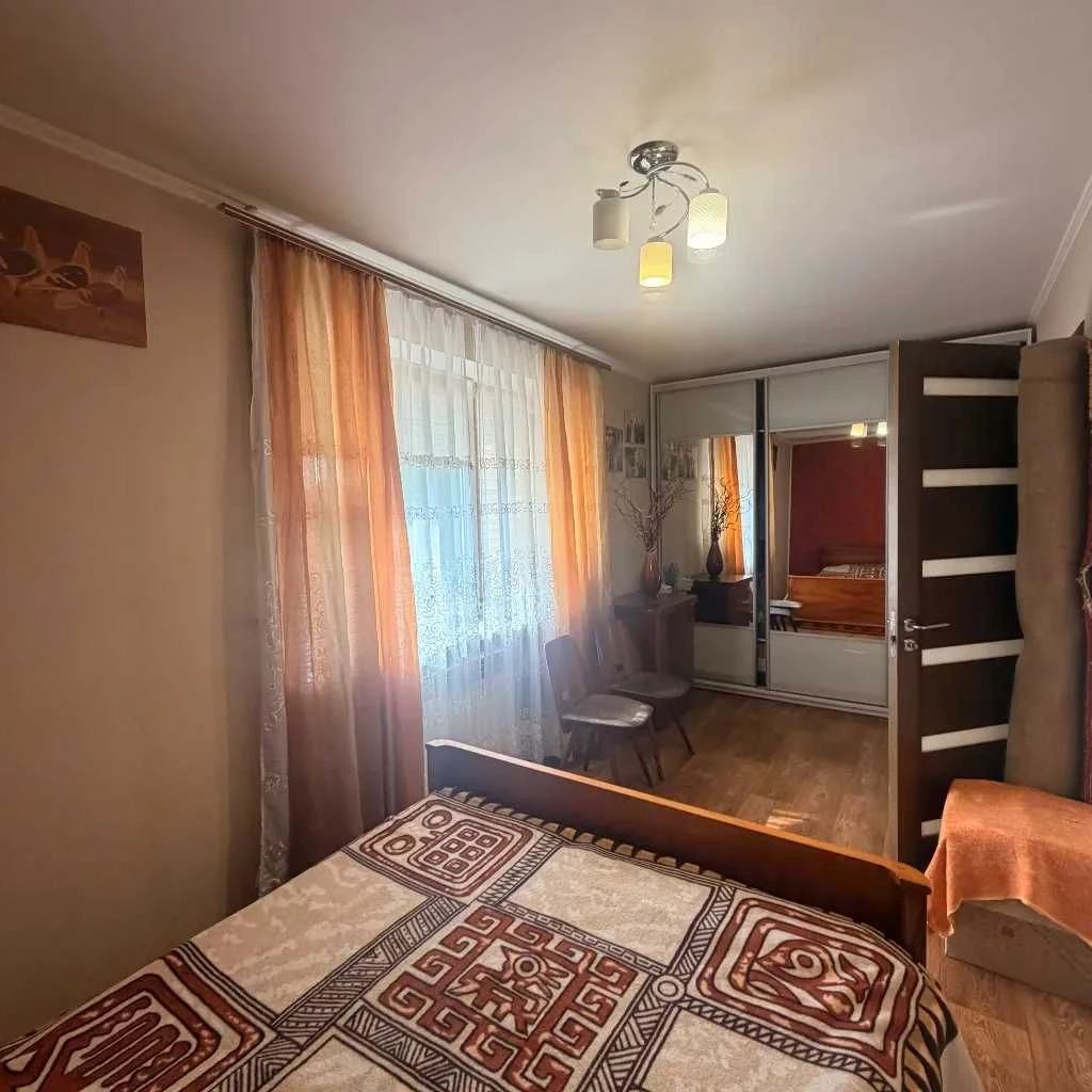 For Sale: 2-bedroom apartment on Bohdan Khmelnytsky Prospect! Slavutych!