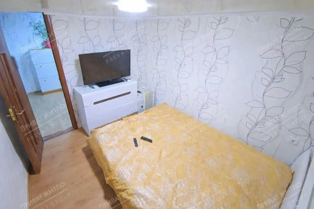 Добротний будинок в мальовничому місці.