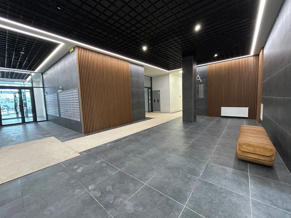 Varshavsky 3 Kyiv New building Spacious new 3-room apartment 89m2