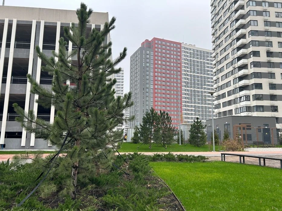 Varshavsky 3 Kyiv New building Spacious new 3-room apartment 89m2