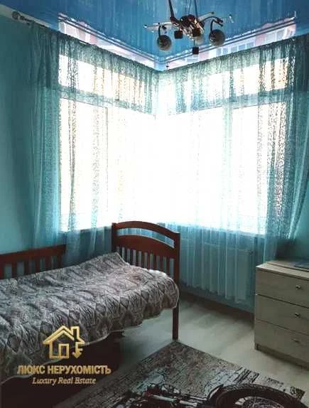 Продається п'ятикімнатна дворівнева квартира в ЖК Романівський