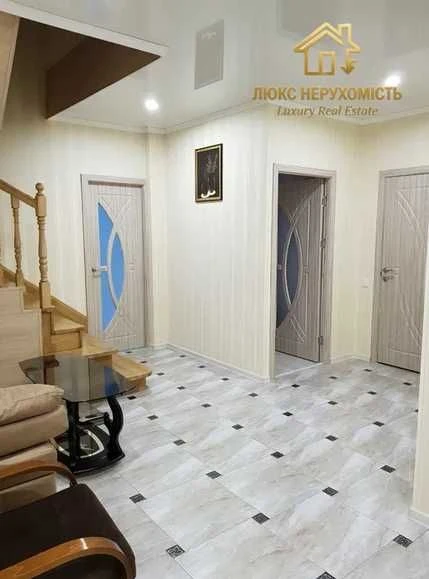 Продається п'ятикімнатна дворівнева квартира в ЖК Романівський