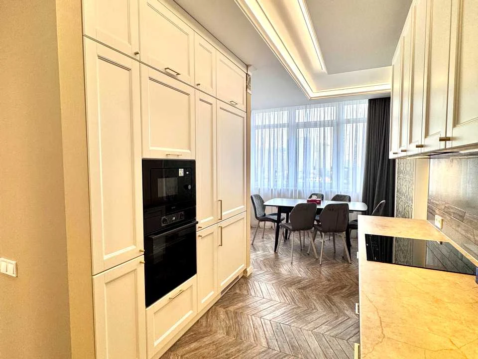 Apartment. Odessa, Fontanskaya Road St.