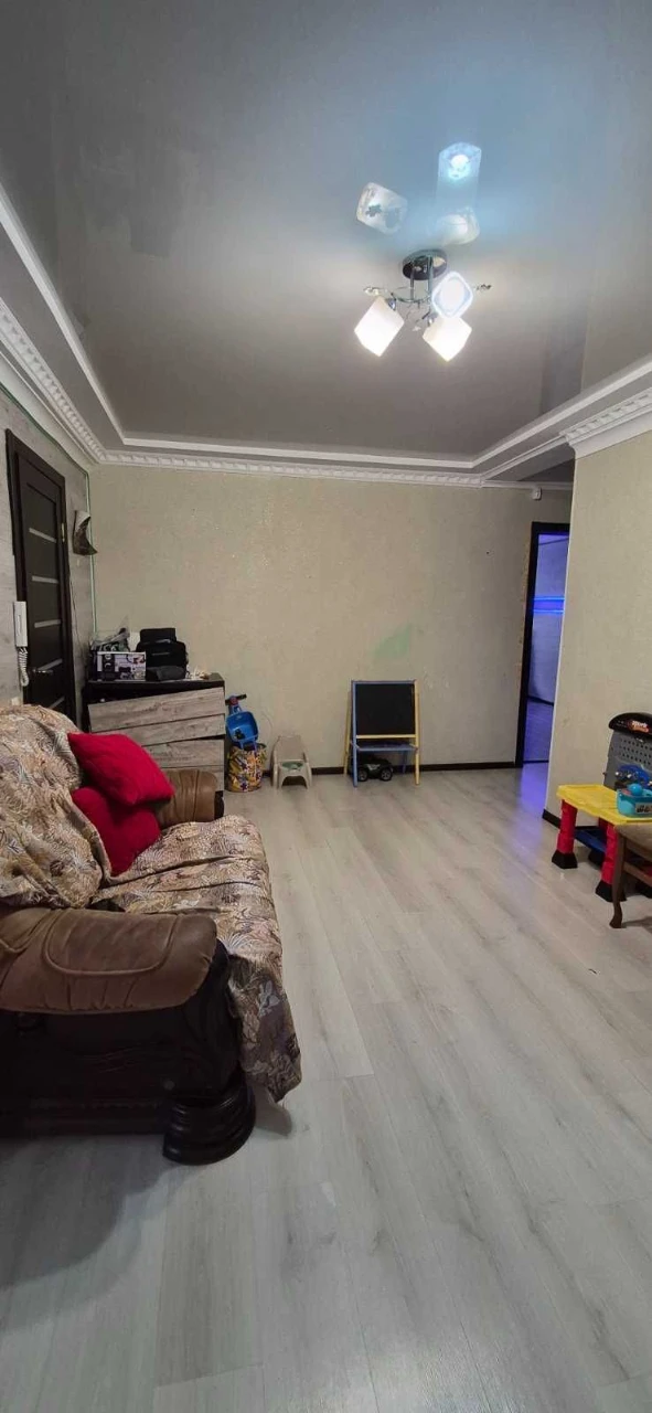 Продам 3 комнатную квартиру улица Счастливая 2 этаж