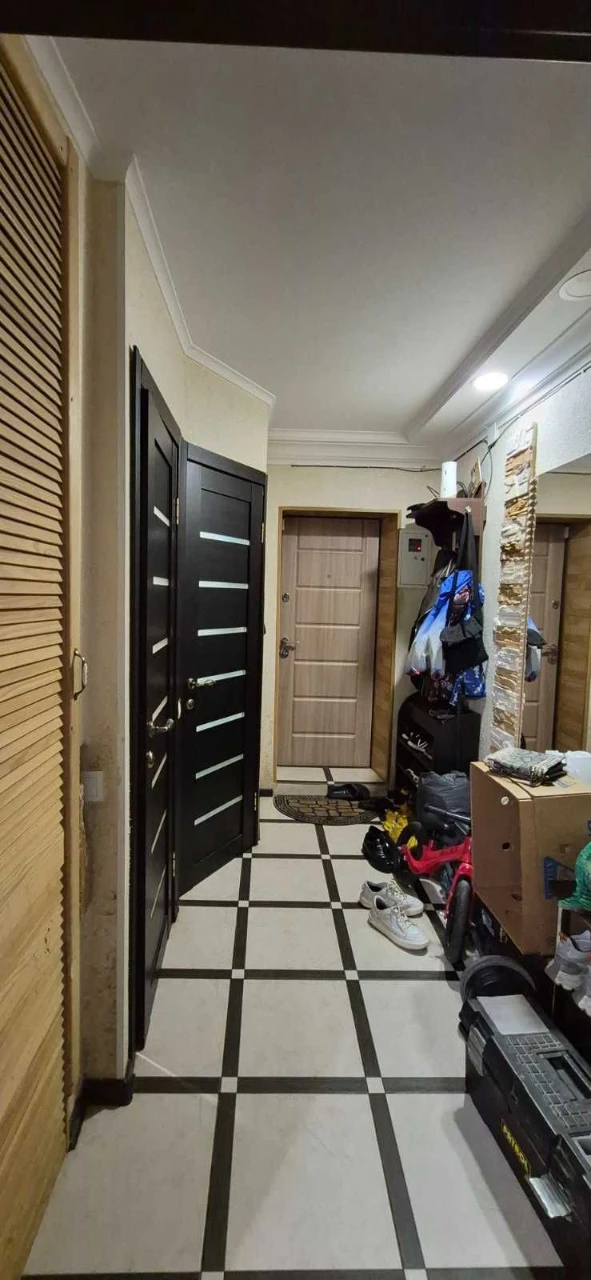 Продам 3 комнатную квартиру улица Счастливая 2 этаж