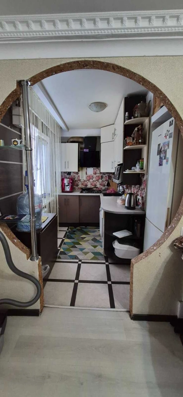 Продам 3 комнатную квартиру улица Счастливая 2 этаж