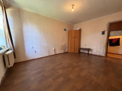 Продається комунальна квартира,кімната+кухня!