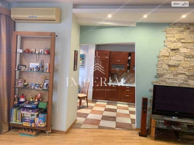 Long-Term Rental: 3-Room Apartment in Solomyanskyi