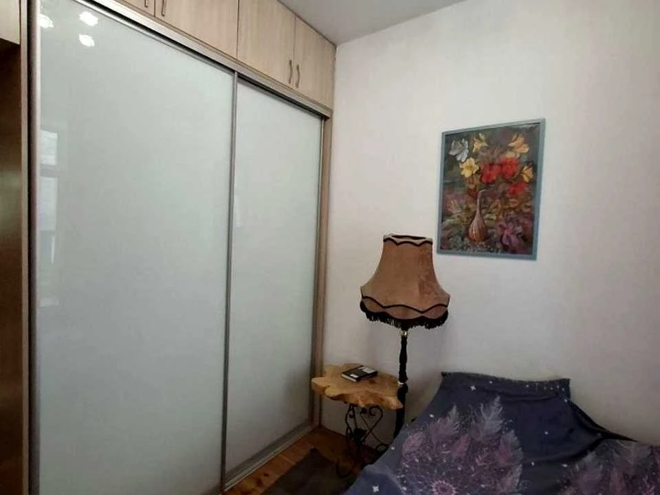Apartment. Дніpro, Vikonkomivska St.