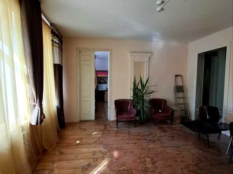 Apartment. Дніpro, Vikonkomivska St.