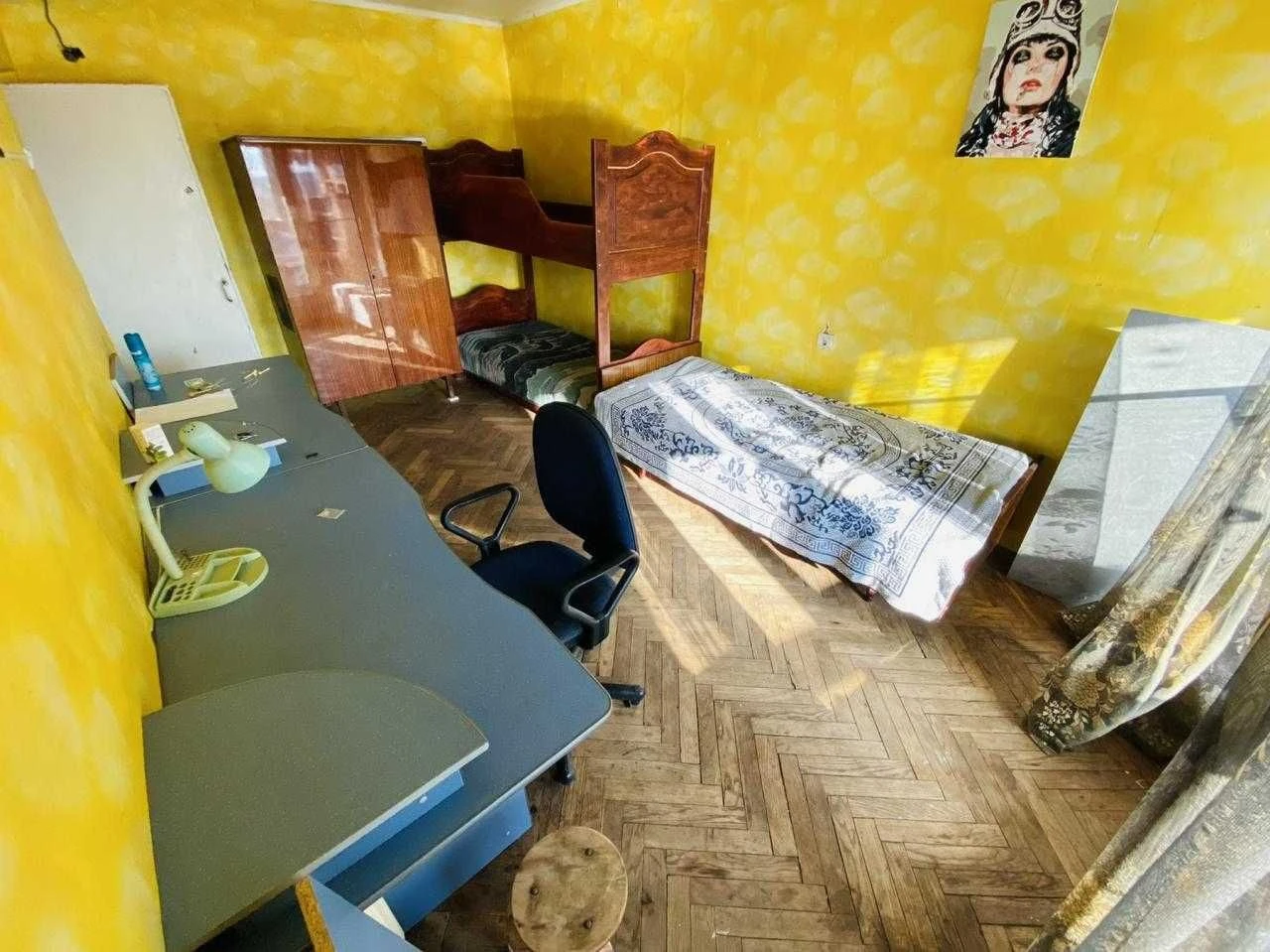 Продам 2 к. смежную квартиру, улица Санаторная, 9, метро Выр