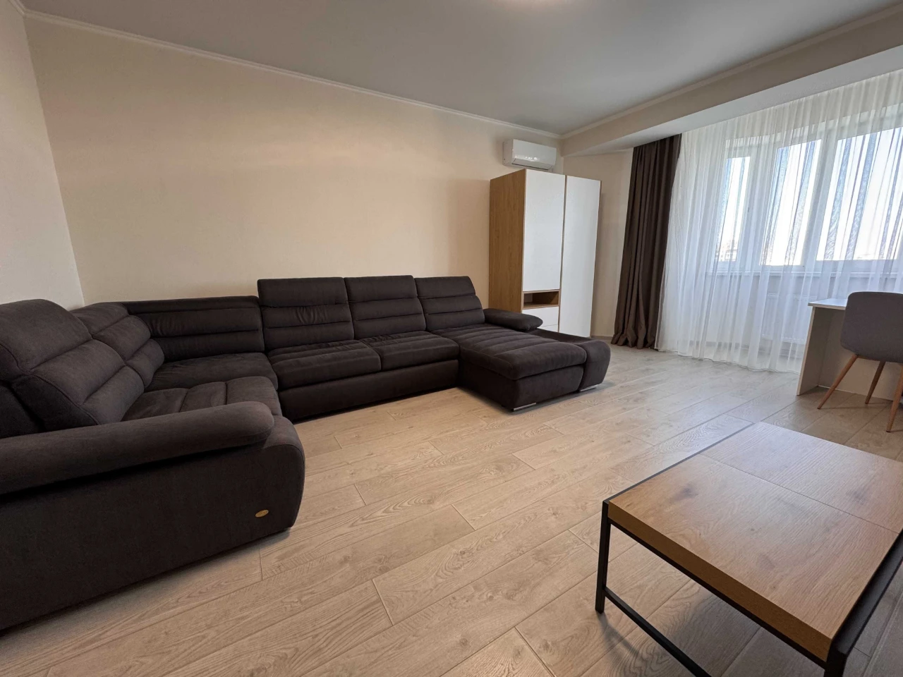 Продам 2-к квартиру 75 м² ЖК Вернисаж с ремонтом, генераторо