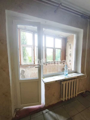 One-bedroom apartment on Tairova, Kyiv Market